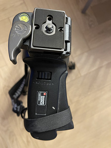 Manfrotto statiiv (3 foto / 3)