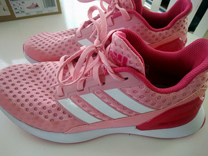 Uued Adidase tossud nr 38 (1 foto / 2)