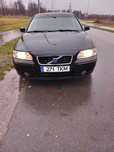 VOLVO S60 D5 (2 фото из 10)