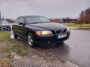 VOLVO S60 D5 (3 фото из 10)