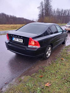VOLVO S60 D5 (6 фото из 10)