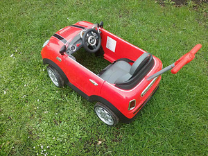 Машинка каталка mini cooper (2 фото из 3)