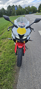 Yamaha YZF-R125 2022 60th WorldGP Anniversary Edition (A1) (1 foto / 10)