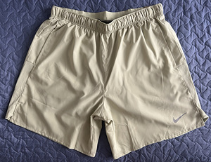 Meeste lühikesed püksid NIKE CHALLENGER, suurus L — uued sil (4 foto / 5)