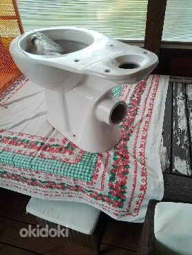 Новый комплект унитаза