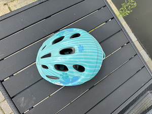 Selling Bicycle Helmet (1 foto / 2)
