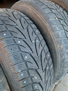 Talvised naastrehvid 215/65 R16, SUV (1 foto / 3)