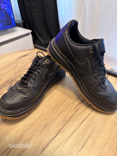 Nike Air Force 1 Luxe