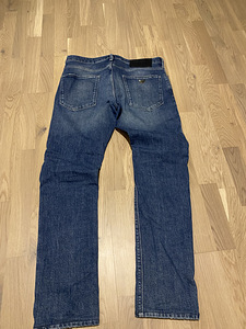 Джинсы Armani (1 фото из 4)