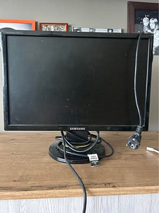 Samsung monitor (1 foto / 3)