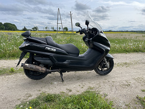 М: СКУТЕР YAMAHA MAJESTY 400 (3 фото из 3)