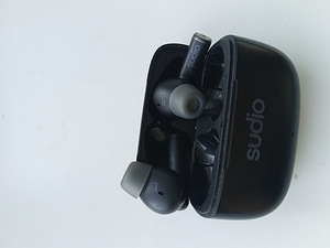 Bluetooth Kõrvaklapid Sudio (1 foto / 2)