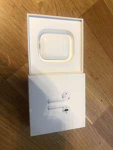 AirPods 1 kõrvaklapid (3 foto / 3)