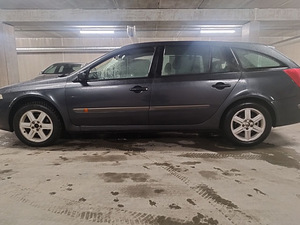 Renault Laguna (11 фото из 11)