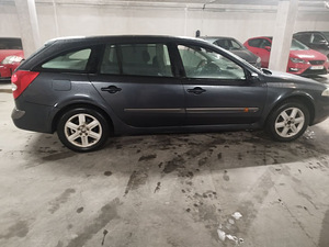 Renault Laguna (9 фото из 11)