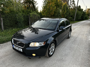 Volvo S40 2.0D 100kw 2010A (2 foto / 13)