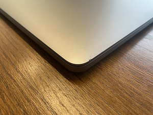 Macbook Pro 15 2,6 i7/32gb/500gb 2019 (3 foto / 4)