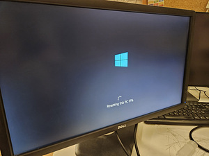 Monitor Dell UltraSharp U2312HM 23" IPS LED FULLHD (1 foto / 5)