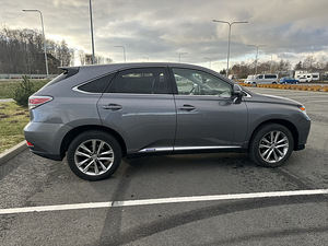 ПРОДАЕТСЯ LEXUS RX450h (3 фото из 5)