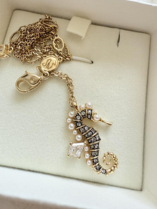 UUS Swarovski seahorse kaelakee (1 foto / 2)