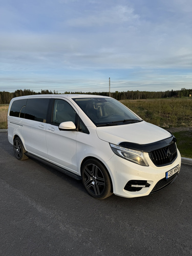 Mercedes Benz V220