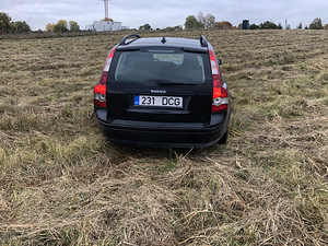 Volvo V50 1,6tdi (11 foto / 14)