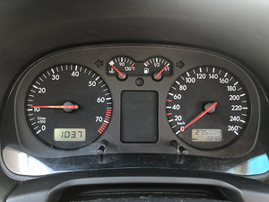 Müüa Volkswagen Golf 1,6 2000 (9 foto / 10)