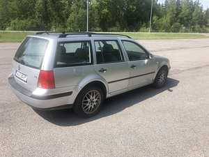 Müüa Volkswagen Golf 1,6 2000 (5 foto / 10)