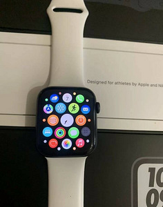 Apple Watch SE 44mm (1 foto / 7)