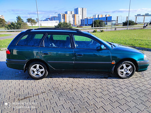 TOYOTA AVENSIS (4 foto / 12)