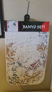 Erinevad uued vannitoa vaipade komplektid (7 foto / 7)