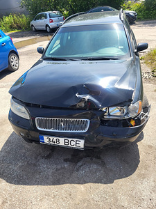 Volvo v70 2006 на запчасти (2 фото из 6)