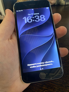 iPhone SE 2020 (2 фото из 3)