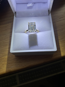 Новое золотое кольцо с бриллиантом 6.91 ct. (1 фото из 7)