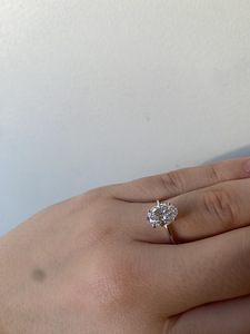 Новое кольцо из белого золота с бриллиантом 2.02 ct (2 фото из 4)