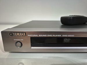 Yamaha DVD-S550 (2 foto / 6)