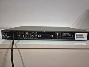 Yamaha DVD-S550 (3 foto / 6)