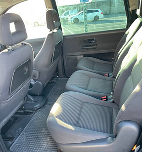SEAT Alhambra (8 foto / 10)
