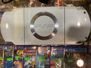PSP-2000 (2 foto / 3)