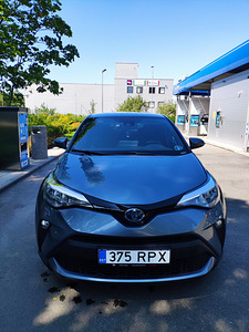 TOYOTA C-HR Style Plus (2 foto / 5)