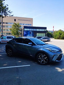 TOYOTA C-HR Style Plus (4 foto / 5)
