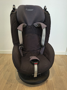 Детское кресло Maxi-cosi (3 фото из 3)