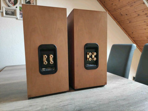 Kõlarid Bowers & Wilkins B&W 705 + Atacama stands black 60cm (4 foto / 5)