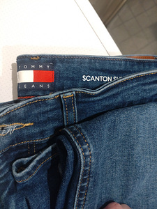 Tommy jeans (6 фото из 9)