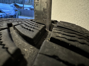 Goodyear Ultra Grip ICE SUV 225/60 R18 4tk (3 foto / 3)