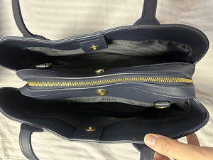 Продам сумку оригинал Tommy Hilfiger (3 фото из 10)