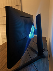 28" 4K игровой монитор / 144 Гц (3 фото из 4)