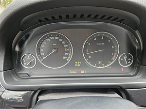 BMW 523i 2010 года (7 фото из 7)