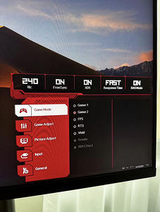 LG UltraGear 1ms 240Hz monitor NVIDIA G-SYNC (2 foto / 2)