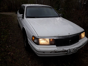 Lincoln Continental 1988a (10 foto / 11)